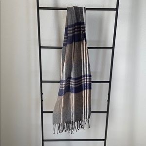 Men’s Grey and Navy Scarf